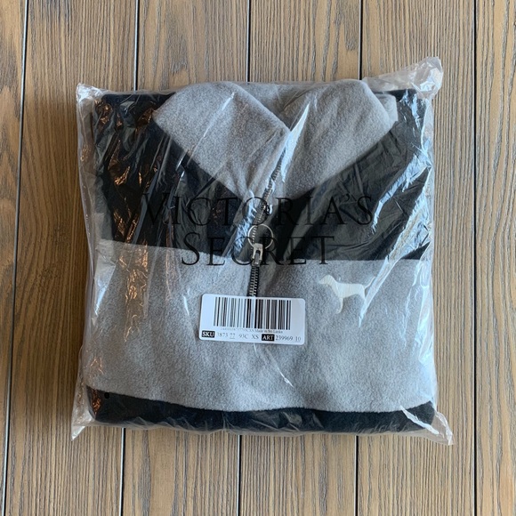 NWT Victoria Secret / Pink polar fleece sweater - Picture 4 of 7